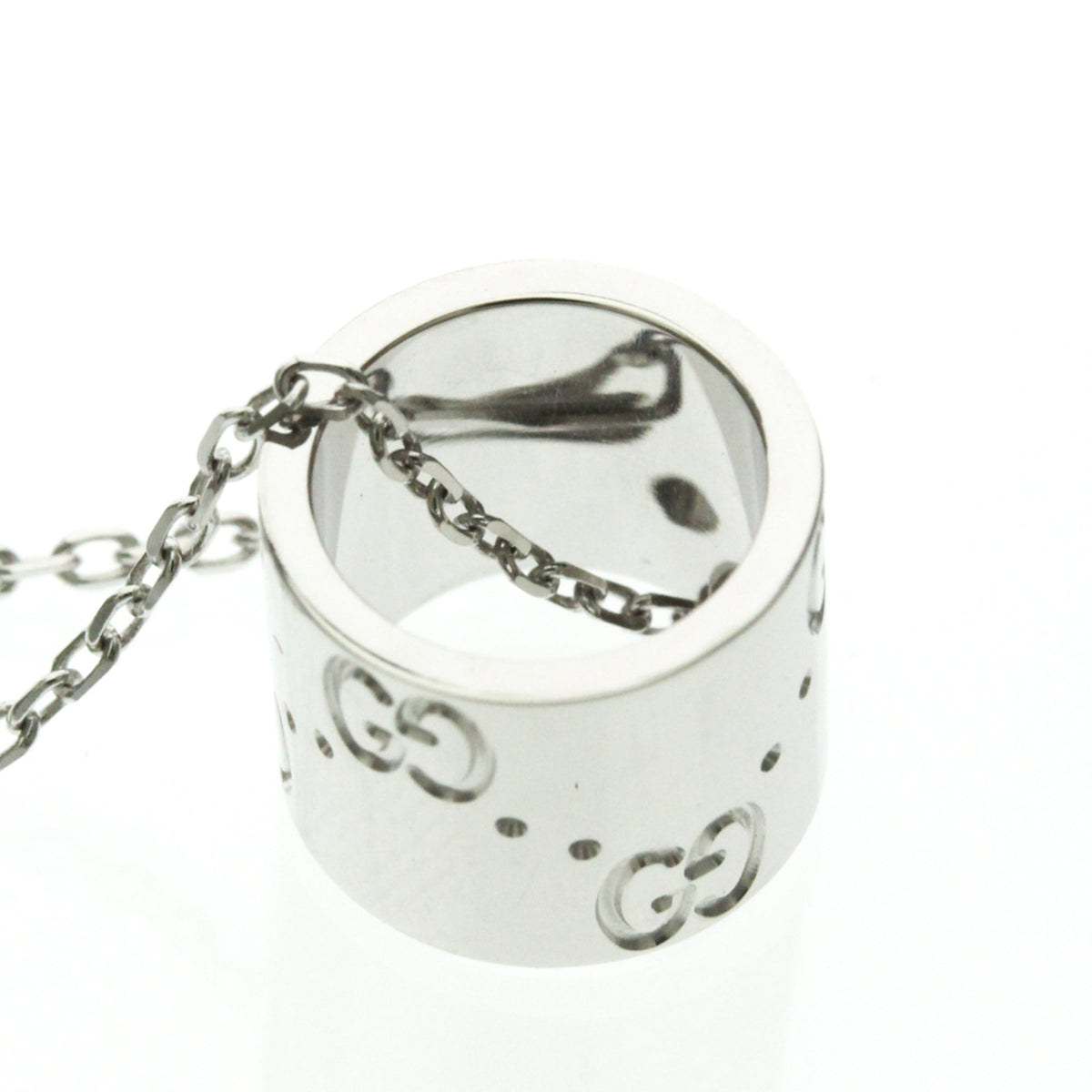 PRE-OWNED Gucci Icon · 18K White Gold