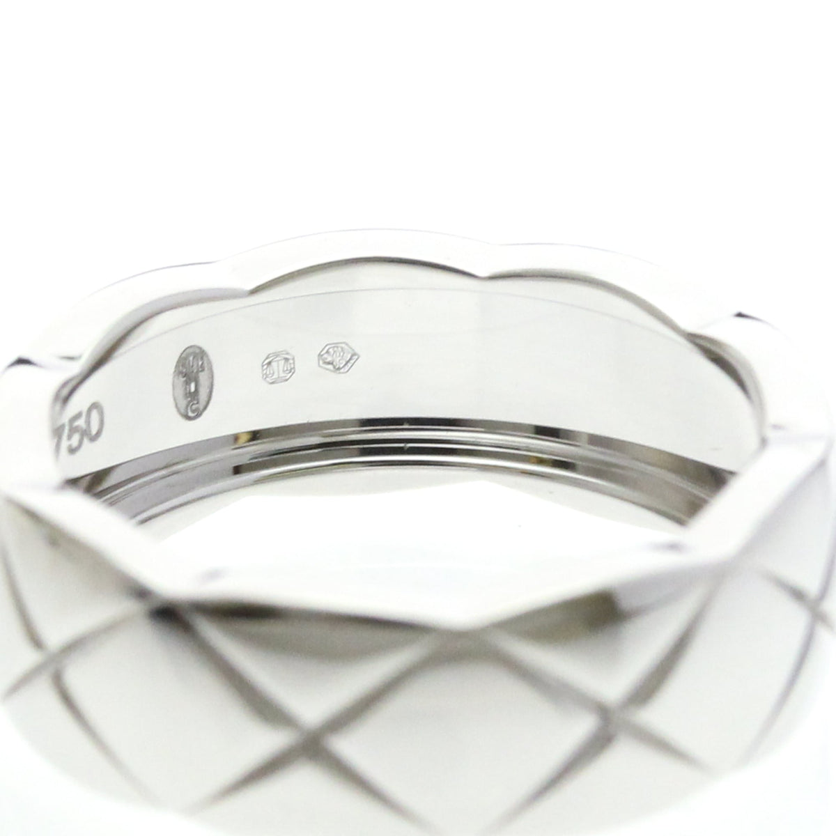PRE-OWNED Chanel Coco Crush · 18K White Gold Size 5.75