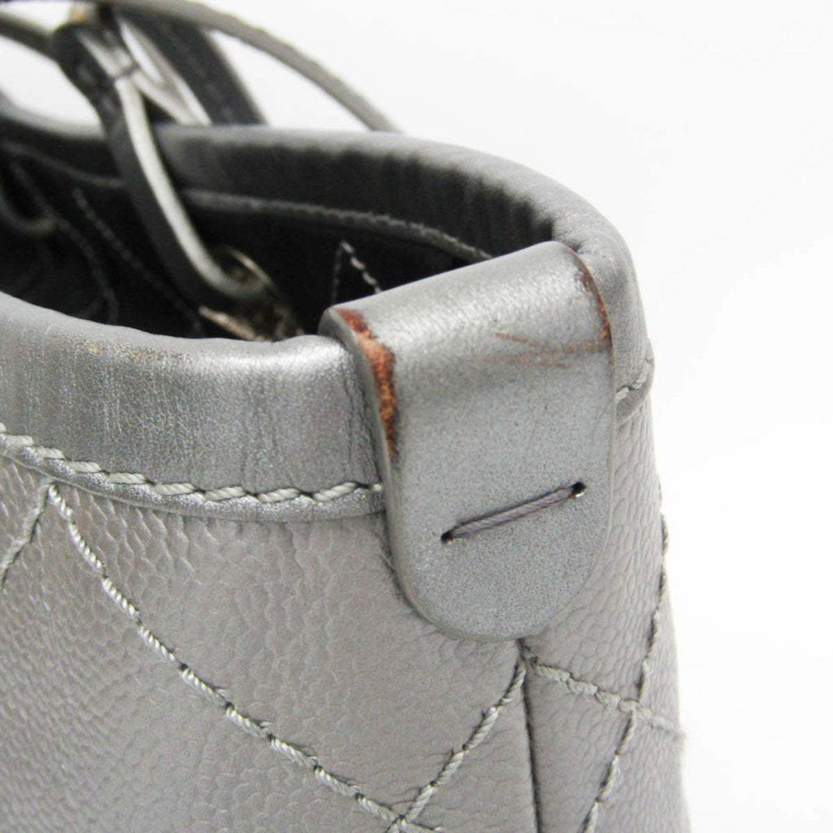 PRE-OWNED Chanel On the Road · Grained Calfskin