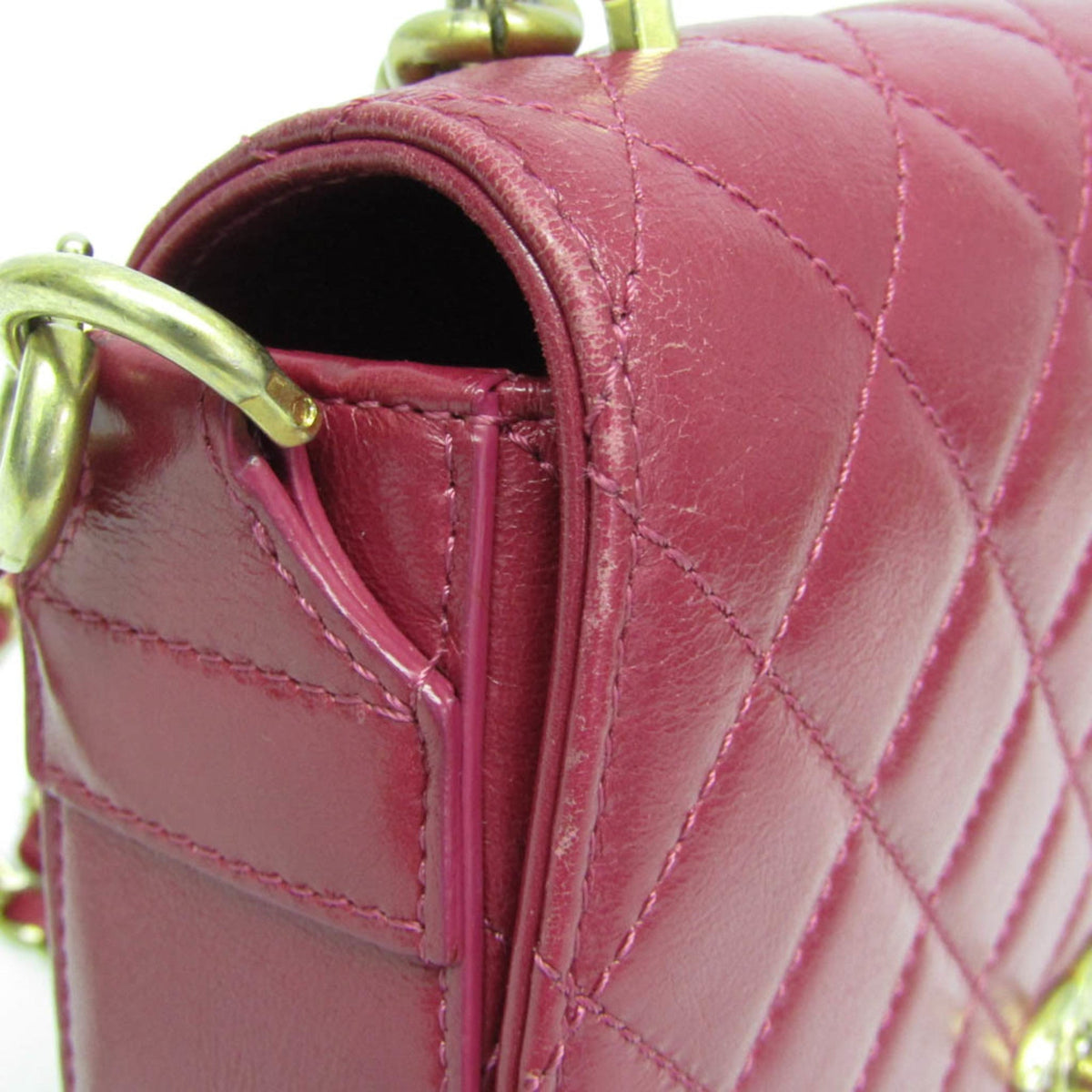 PRE-OWNED Chanel Matelasse · Lambskin