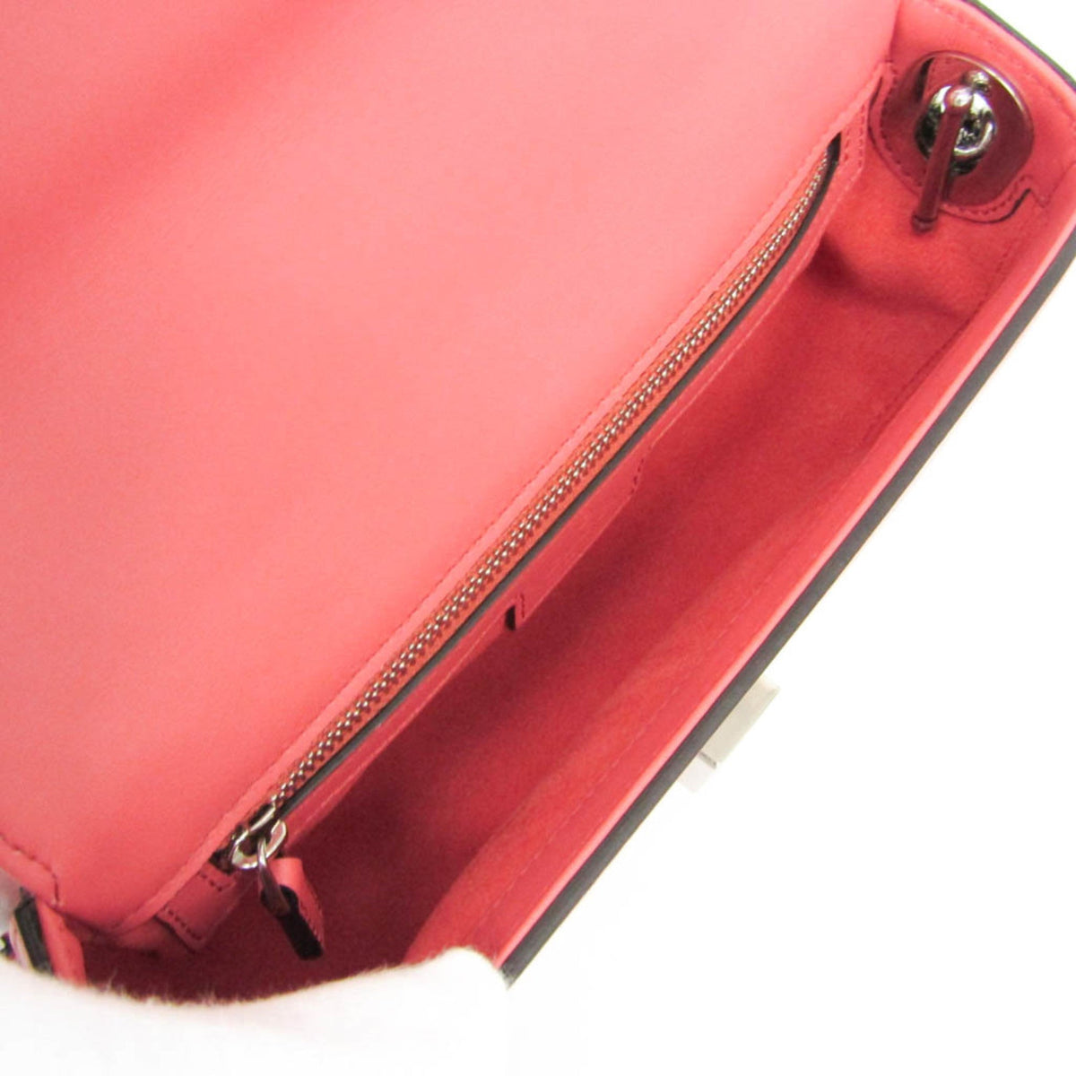 PRE-OWNED Gucci Double G · Leather Shoulder Bag