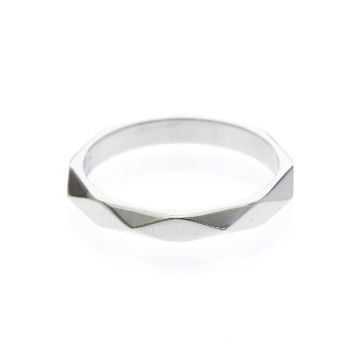 PRE-OWNED Boucheron Faceted · Platinum