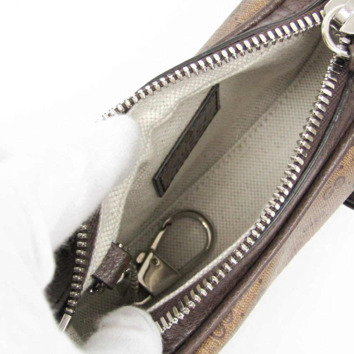 PRE-OWNED Gucci Mini Pouch · GG Supreme