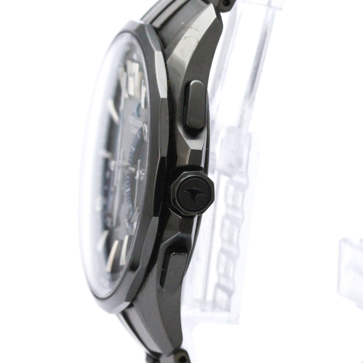 PRE-OWNED Casio Oceanus Manta · Titanium · Solar