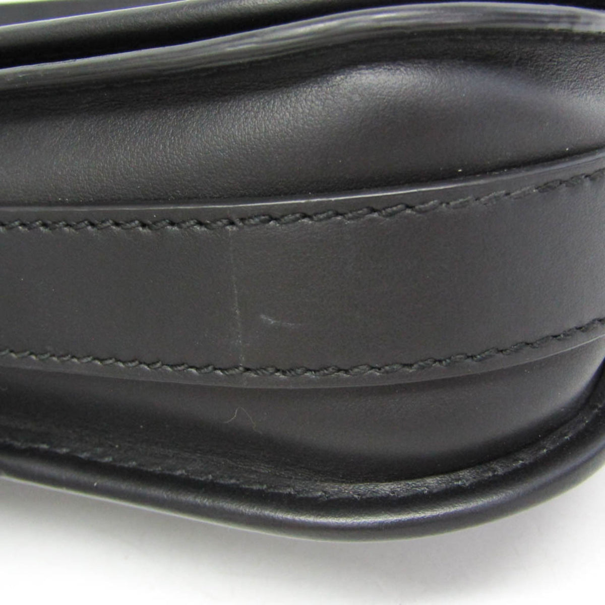 PRE-OWNED Burberry Universal Passport · Leather