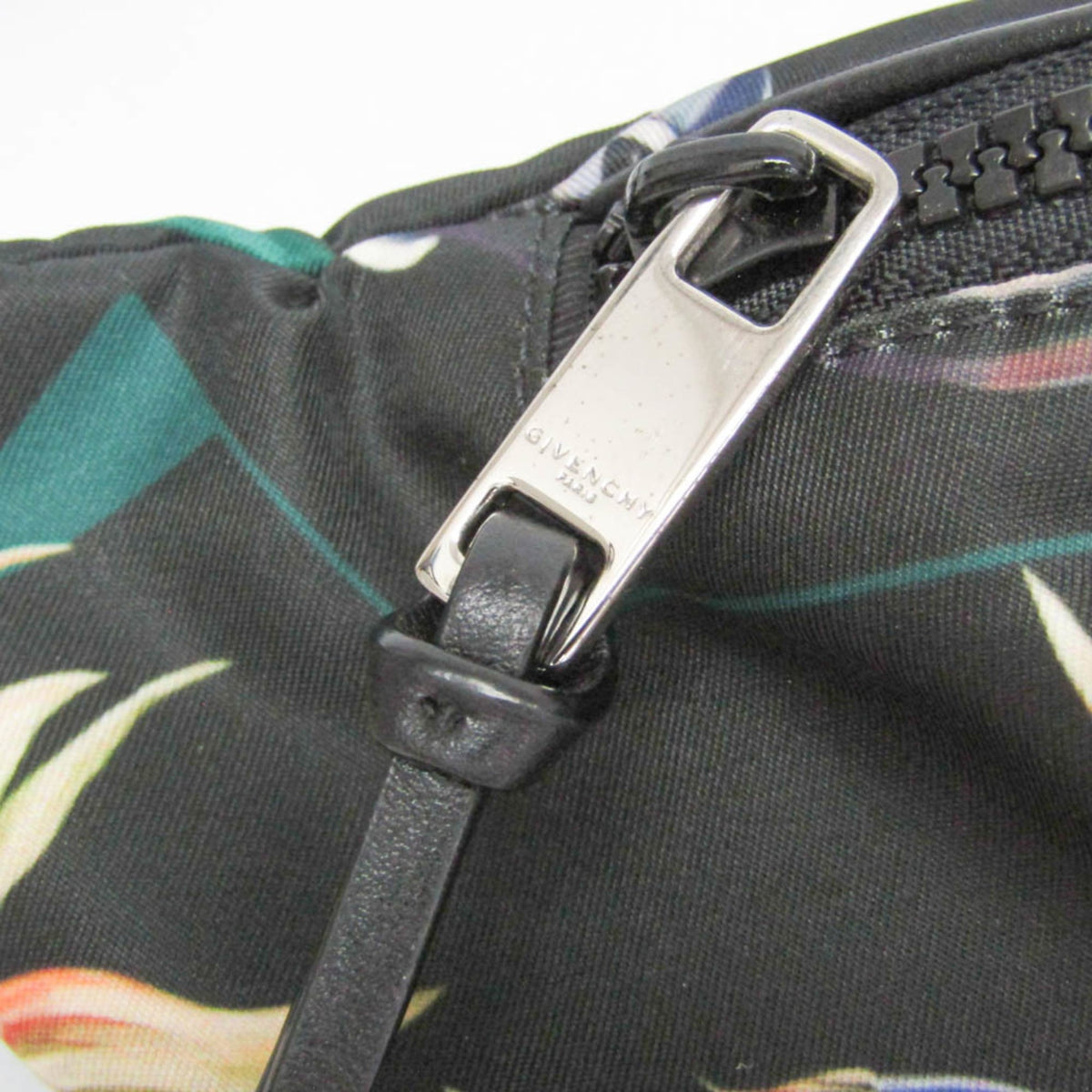 PRE-OWNED Givenchy Bumbag · Nylon