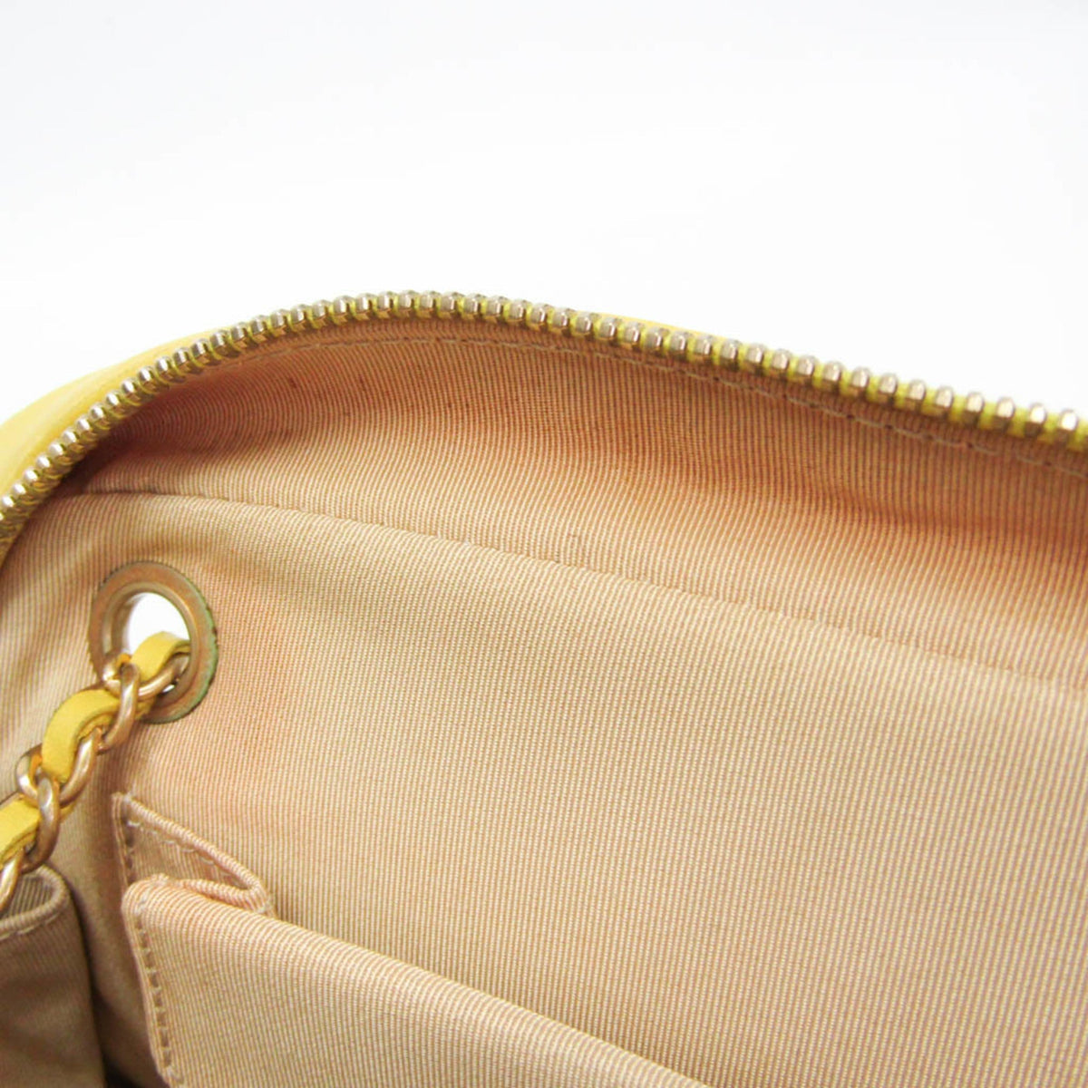 PRE-OWNED Chanel Chevron V-Stitch · Lamb Leather