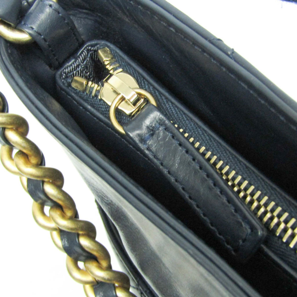 PRE-OWNED Chanel Matelassé · Chain Handle Two-Way
