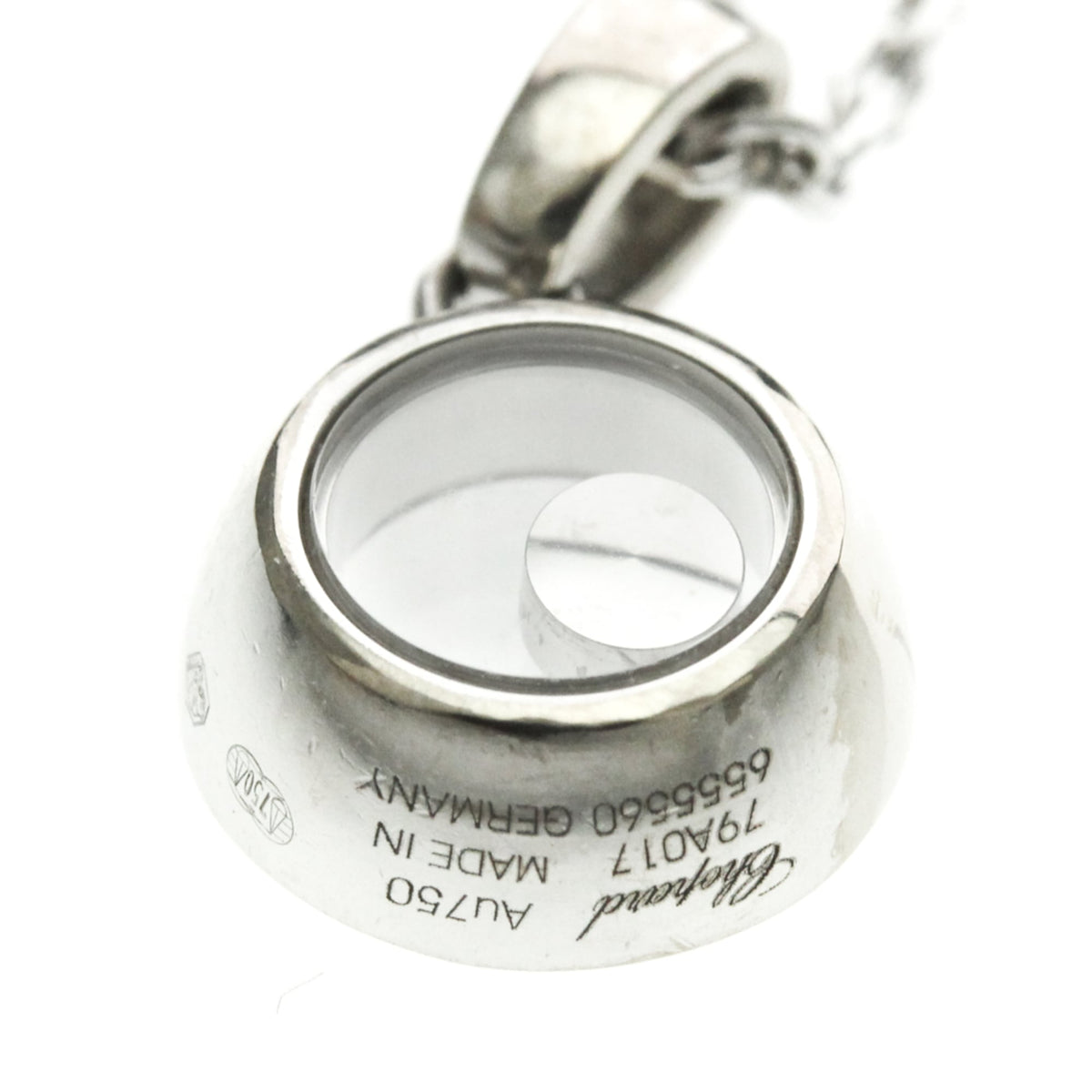 PRE-OWNED Chopard Happy Diamonds · 18K White Gold