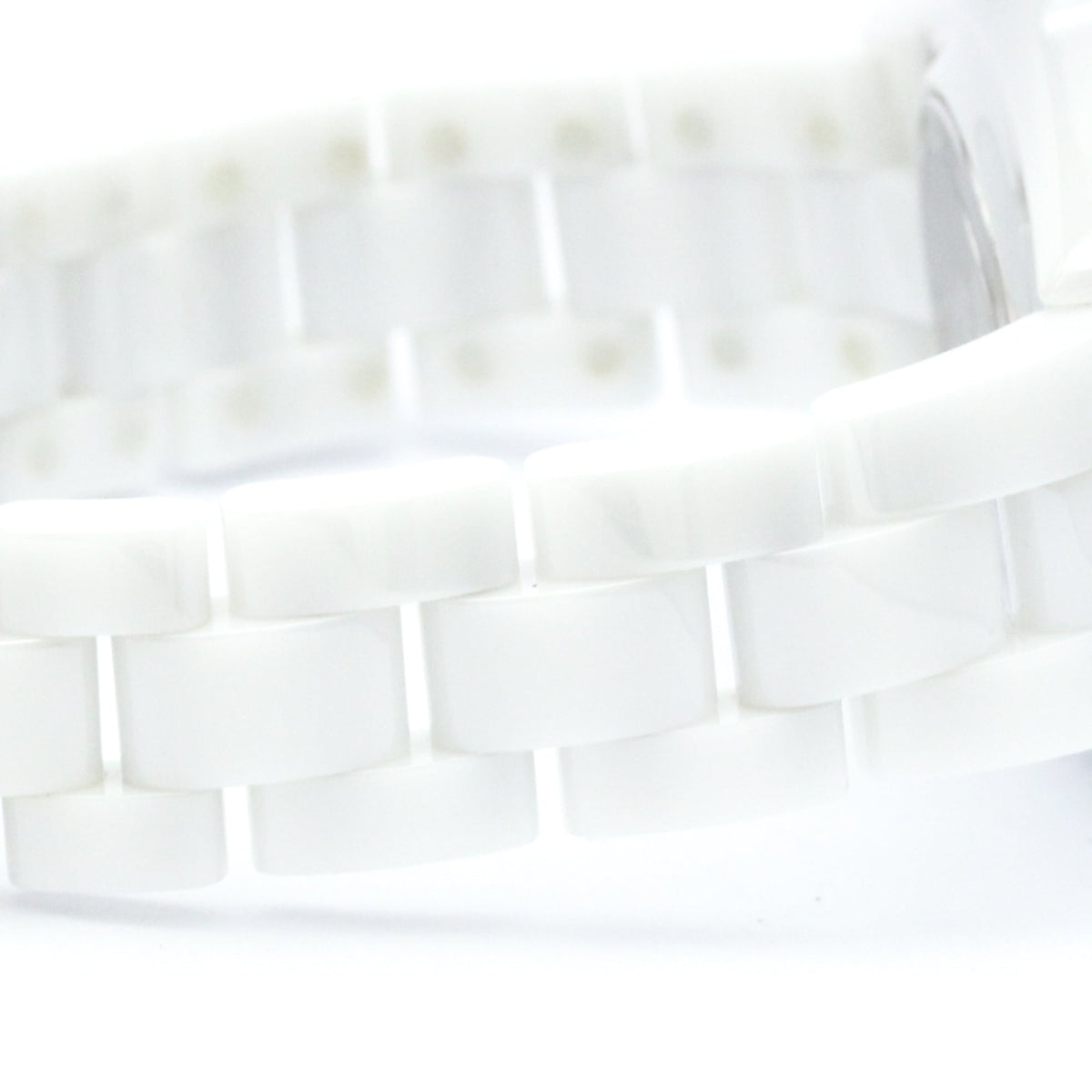 PRE-OWNED Chanel J12 · Diamond · Ceramic