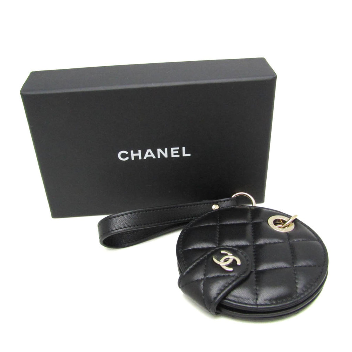 PRE-OWNED Chanel Matelasse · Lambskin Charm