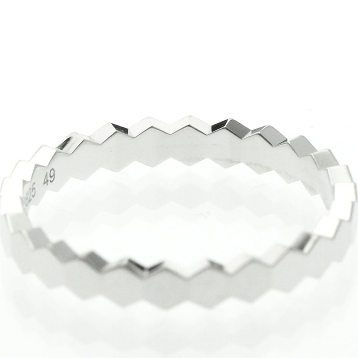 PRE-OWNED Chaumet Be My Love · 18K White Gold Size 9