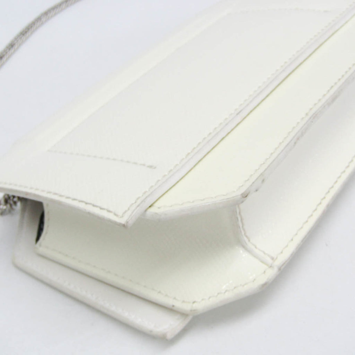 PRE-OWNED Givenchy Bow Cut · Ivory Leather