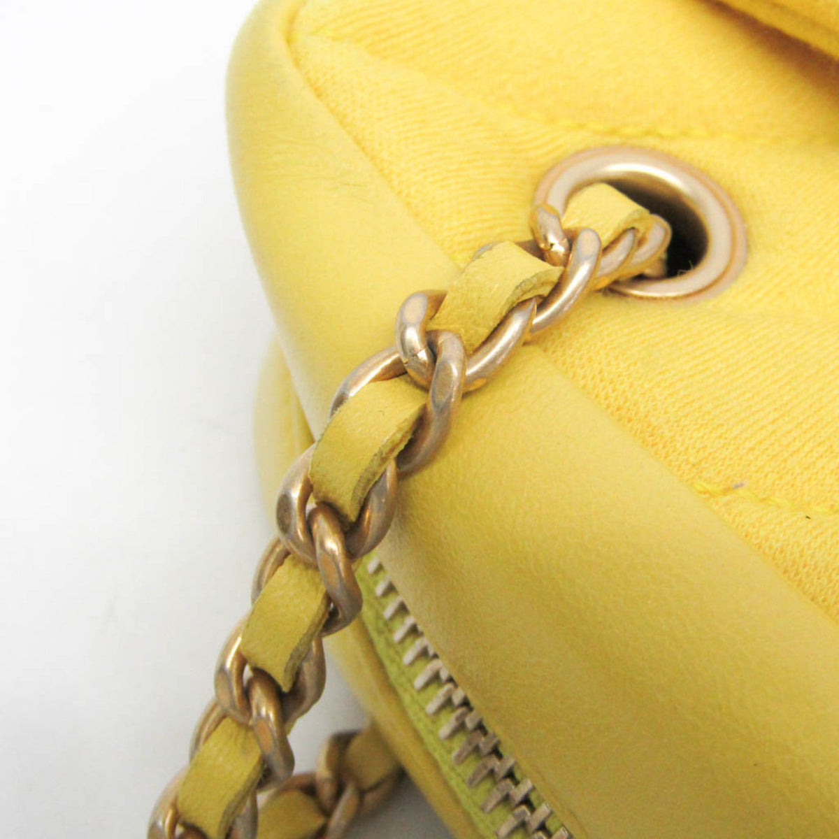PRE-OWNED Chanel Chevron V-Stitch · Lamb Leather