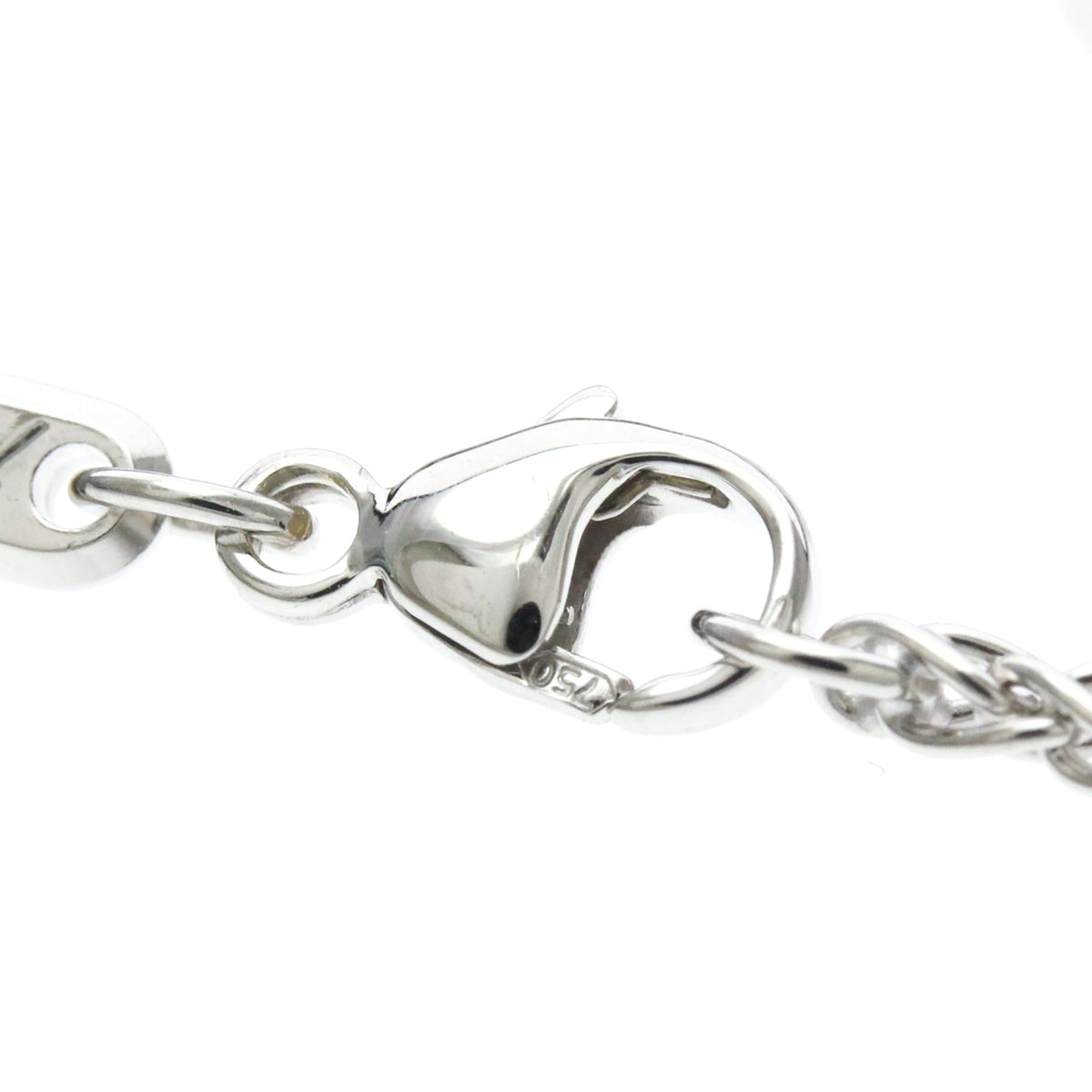 PRE-OWNED Chopard Happy Diamonds · 18K White Gold