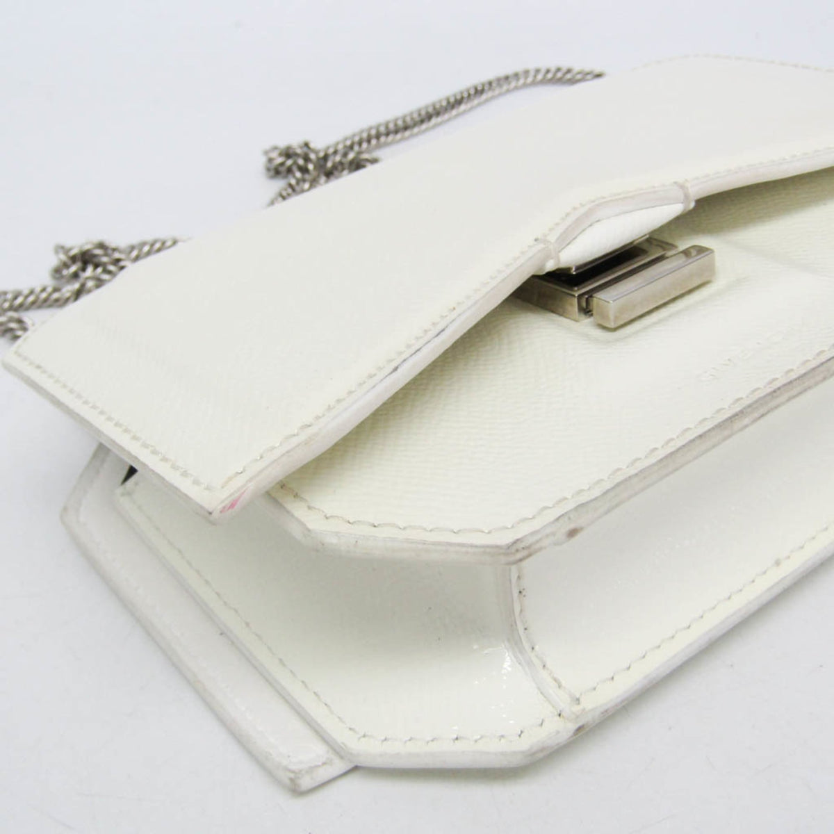PRE-OWNED Givenchy Bow Cut · Ivory Leather