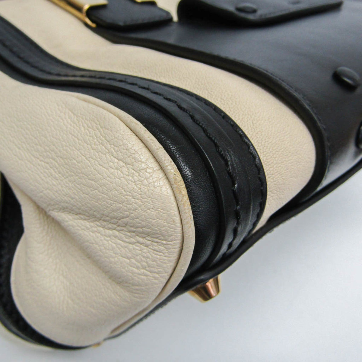 PRE-OWNED Chloé Alice · Leather