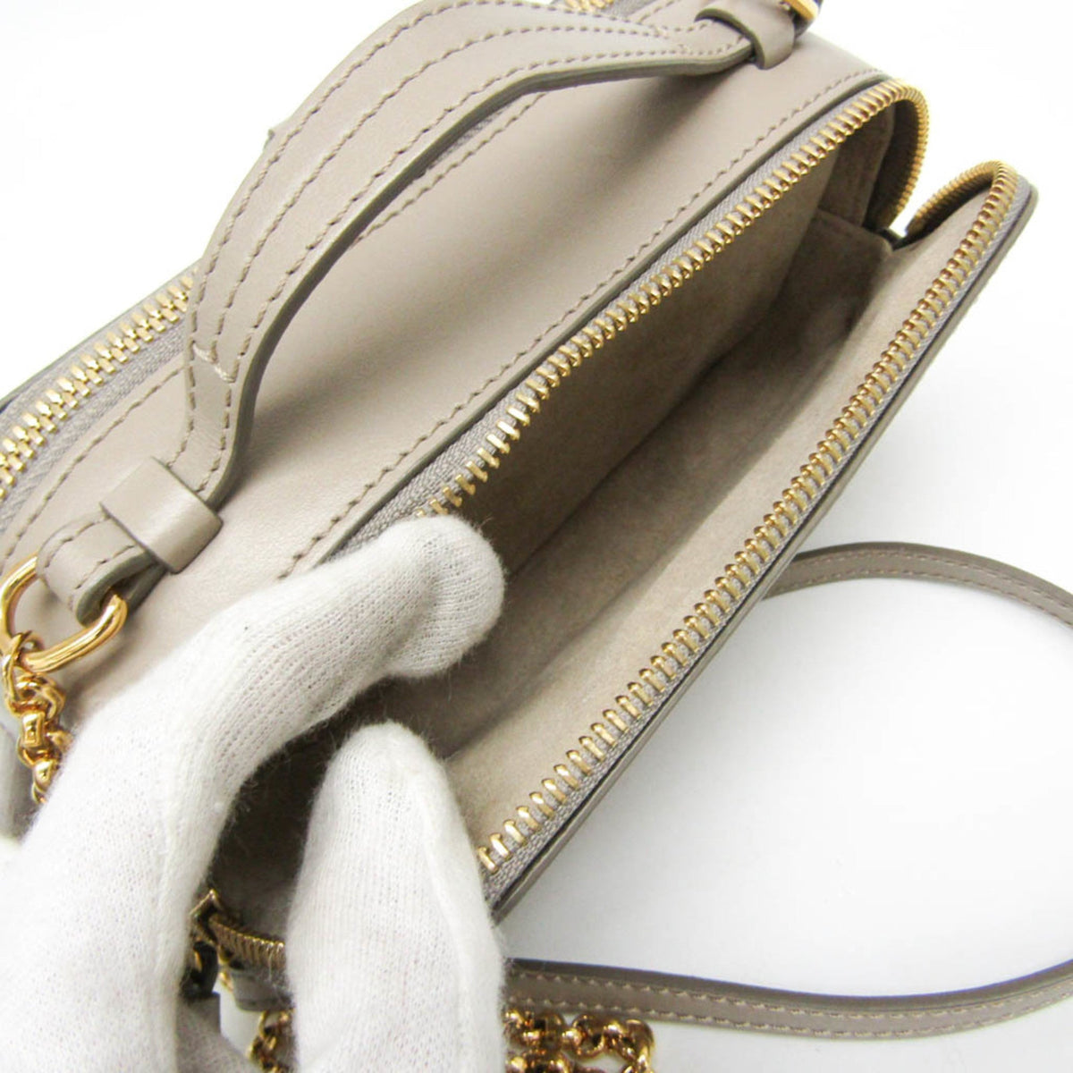 PRE-OWNED Chloé C Camera Bag · Leather