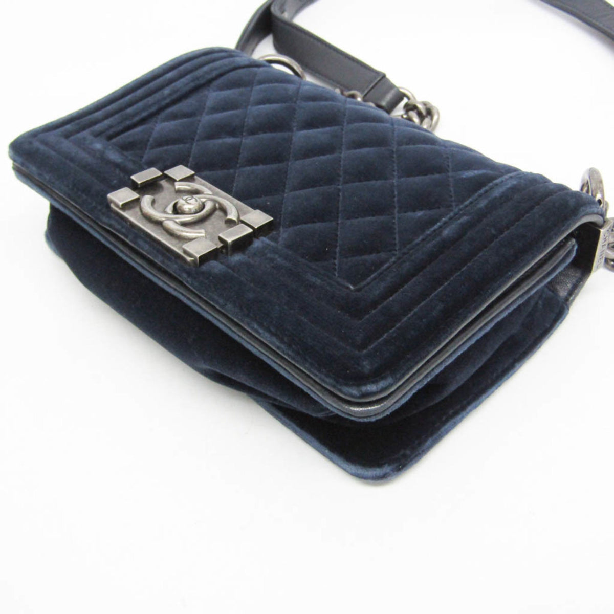 PRE-OWNED Chanel Boy · Velvet · Chain Shoulder Bag