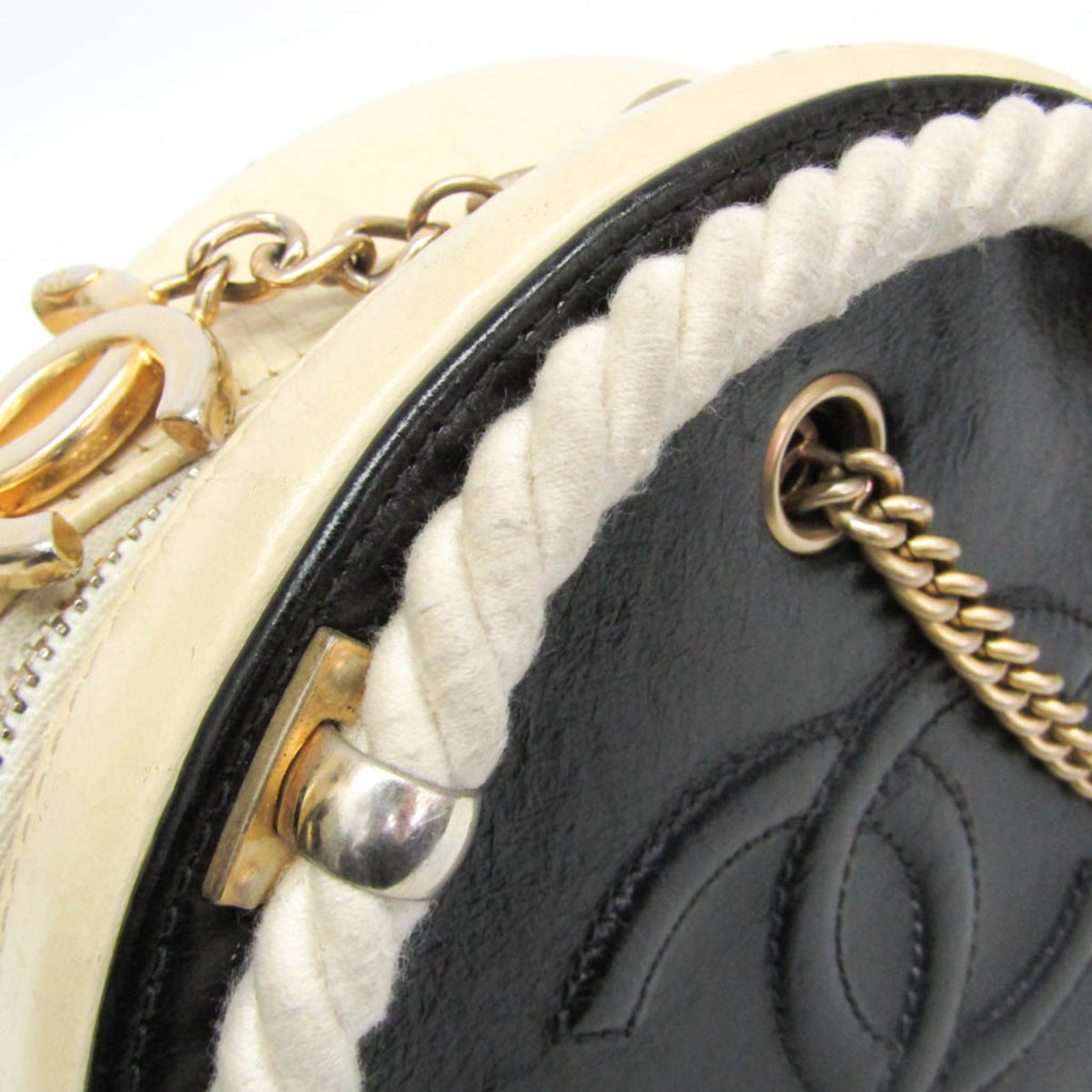 PRE-OWNED Chanel Coco Mark · Round Chain · Leather