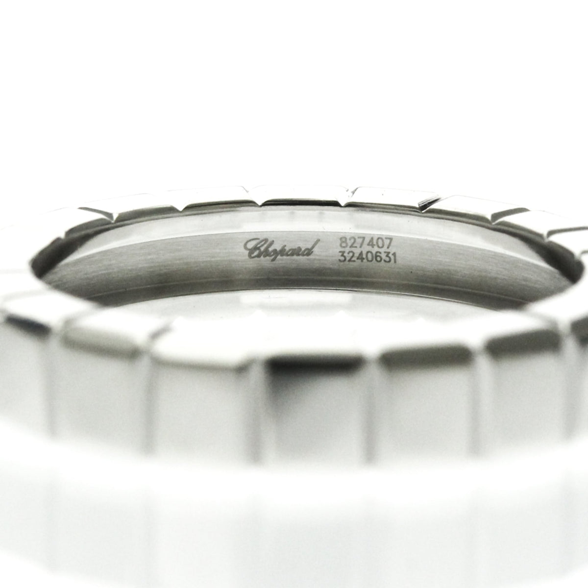 PRE-OWNED Chopard Ice Cube · 18K White Gold Size 7.5