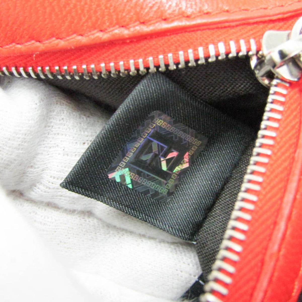 PRE-OWNED Fendi · Leather Shoulder Bag · Gold Hardware