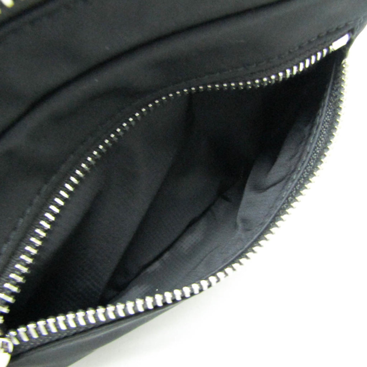 PRE-OWNED Burberry · Nylon Belt Bag