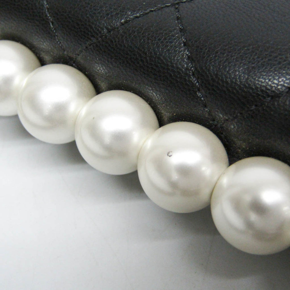 PRE-OWNED Chanel Matelassé · Lambskin · Pearl Chain
