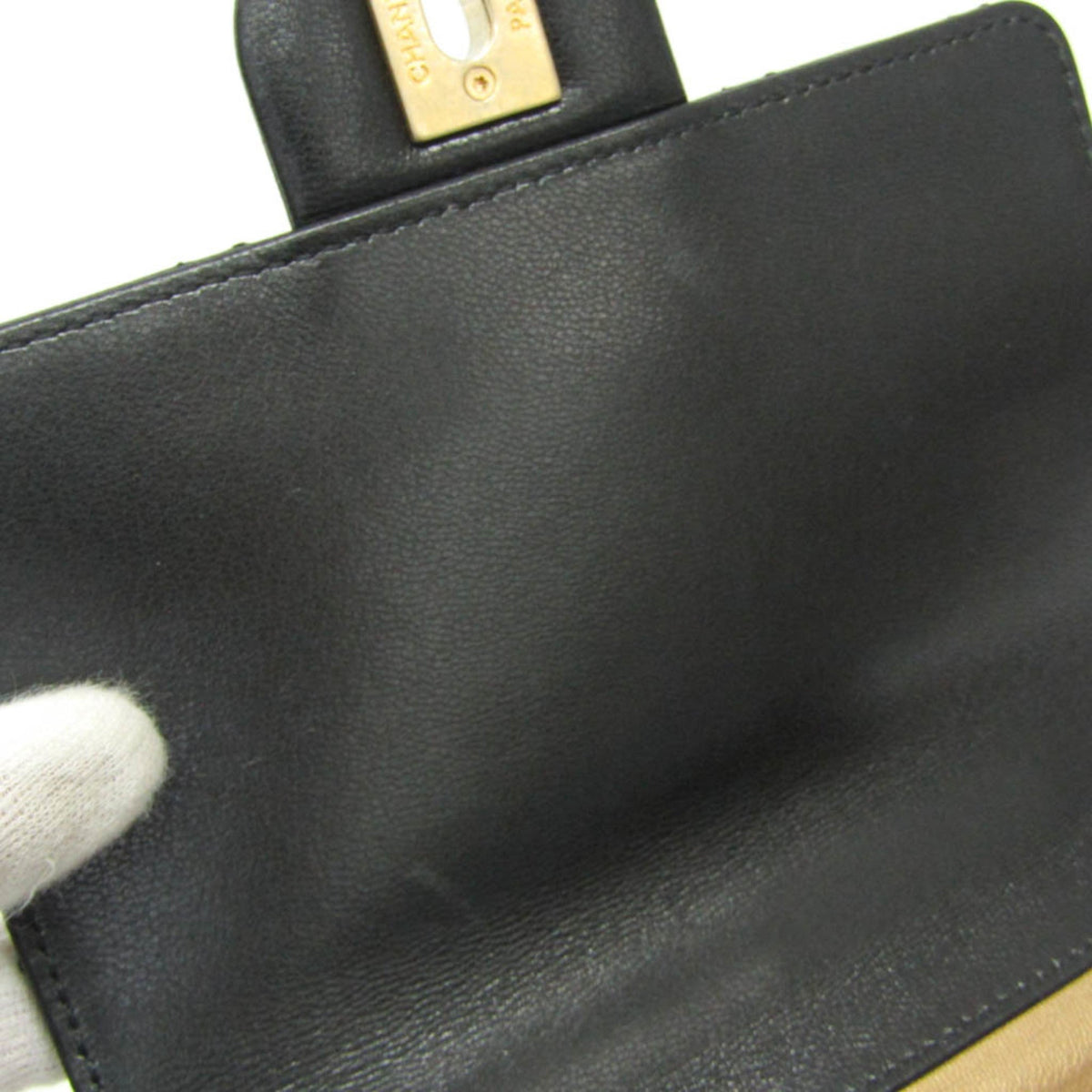 PRE-OWNED Chanel Matelassé · Lambskin · Pearl Chain