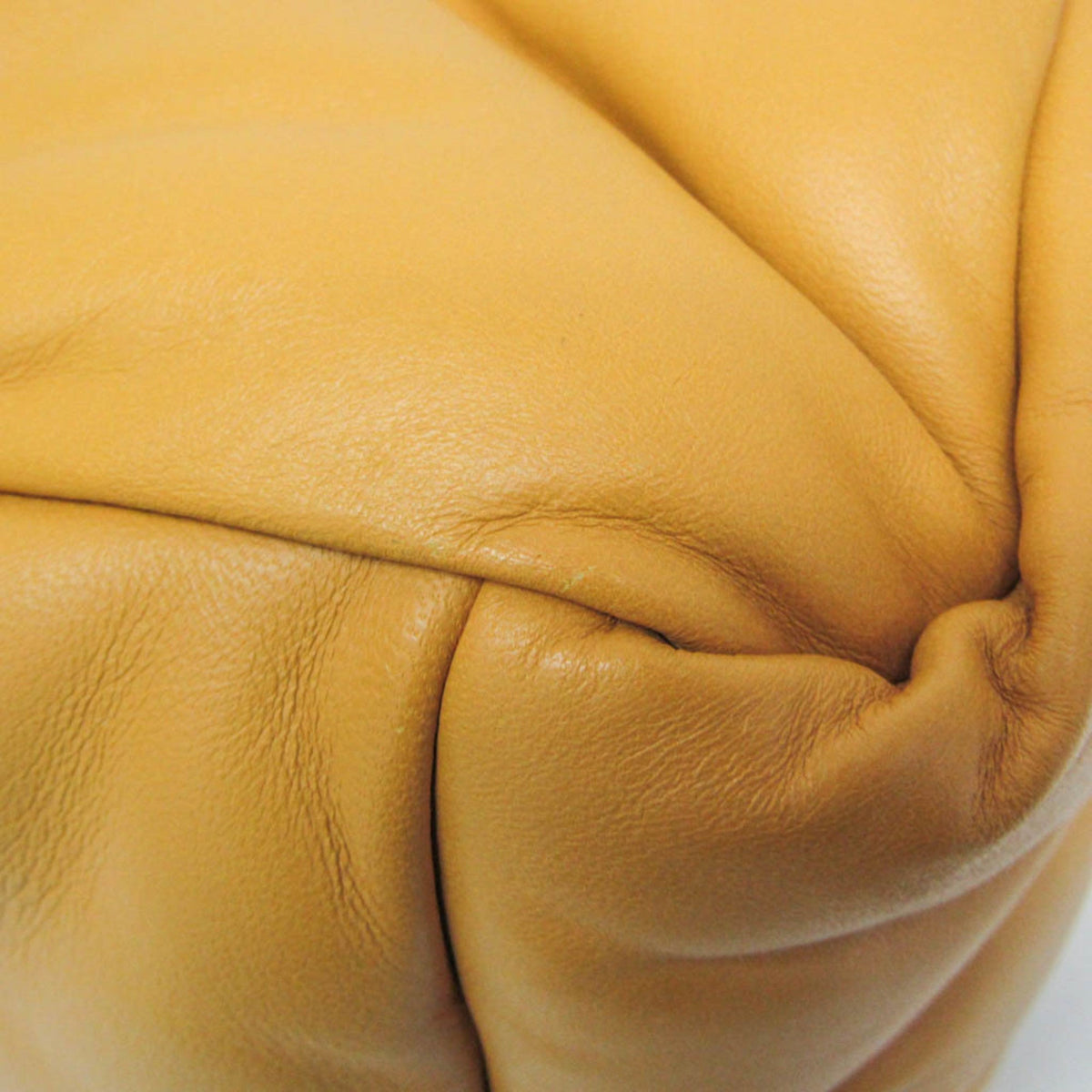 PRE-OWNED Coach Pillow Tote · Leather