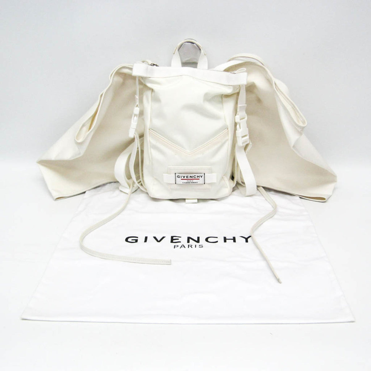 PRE-OWNED Givenchy Downtown · Leather & Nylon