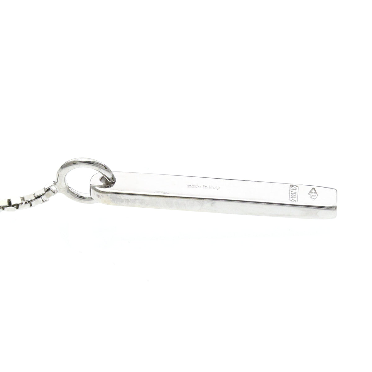 PRE-OWNED Gucci Lariat · 18K White Gold