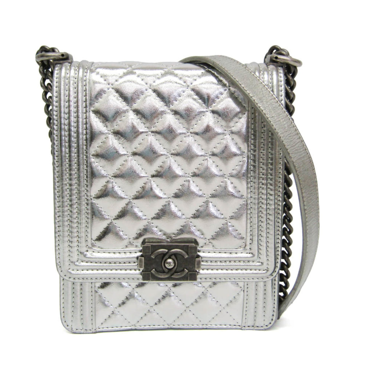 PRE-OWNED Chanel Boy · Metallic Calfskin