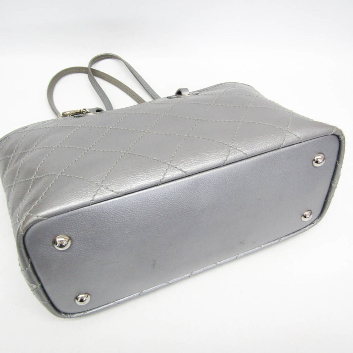 PRE-OWNED Chanel On the Road · Grained Calfskin