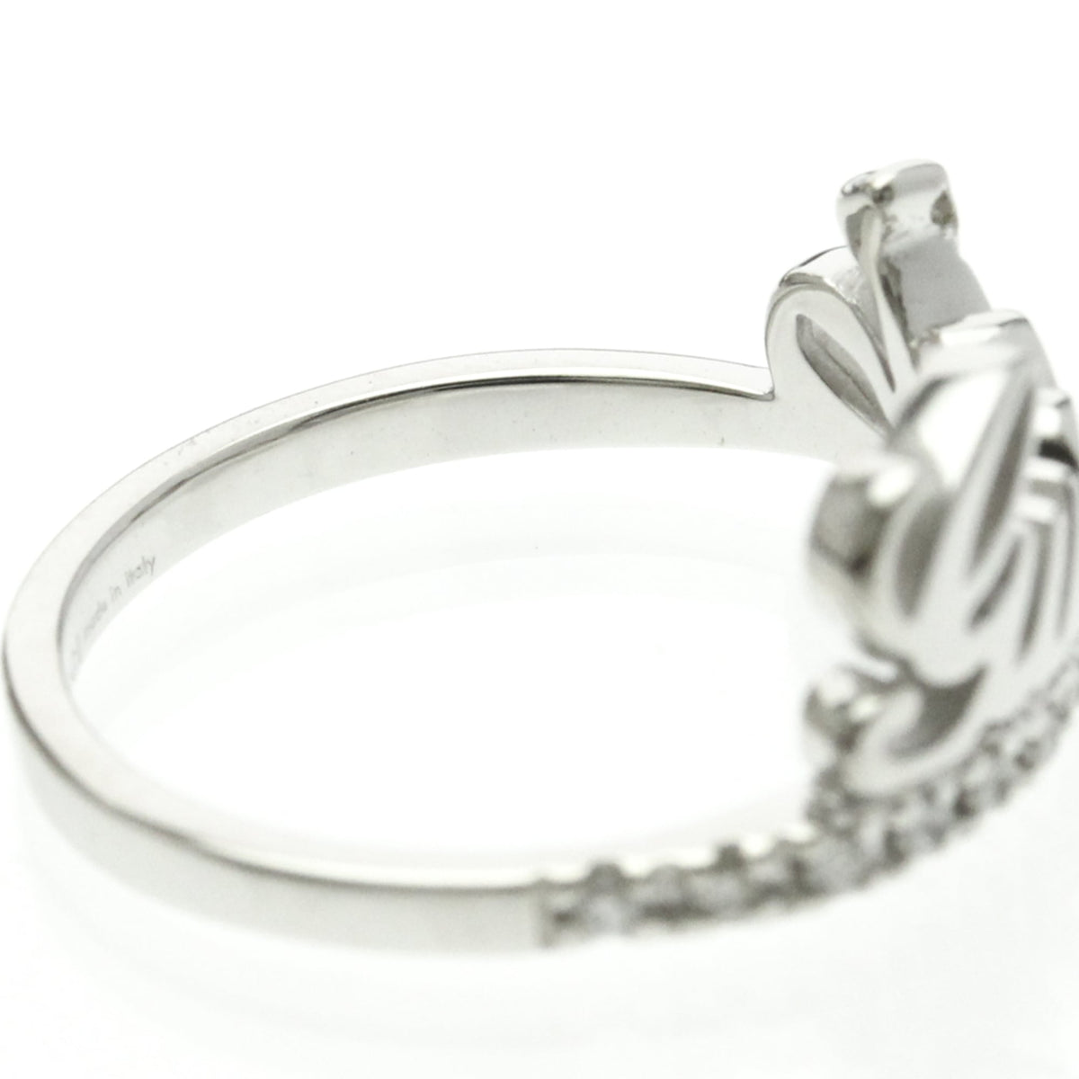 PRE-OWNED Gucci Logo Signature · 18K White Gold · Diamond Size 5.25
