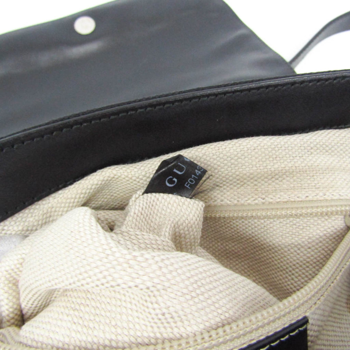 PRE-OWNED Gucci GG Canvas · Messenger Bag