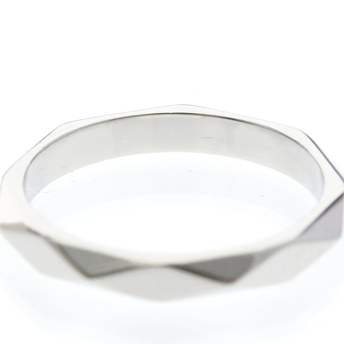 PRE-OWNED Boucheron Faceted · Platinum