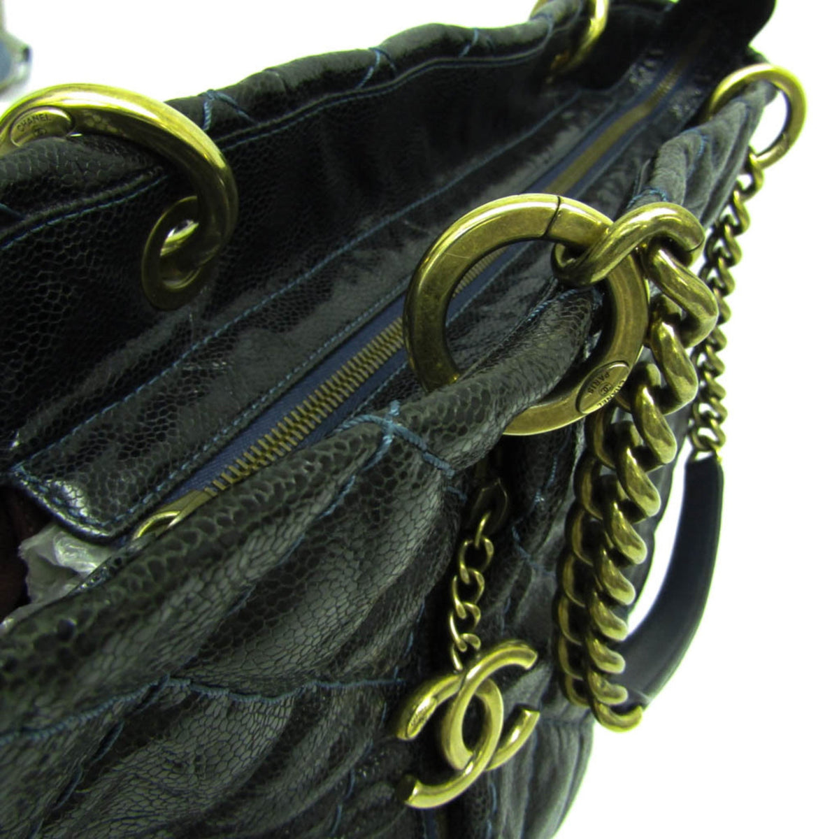 PRE-OWNED Chanel Matelasse Chain · Grained Calfskin
