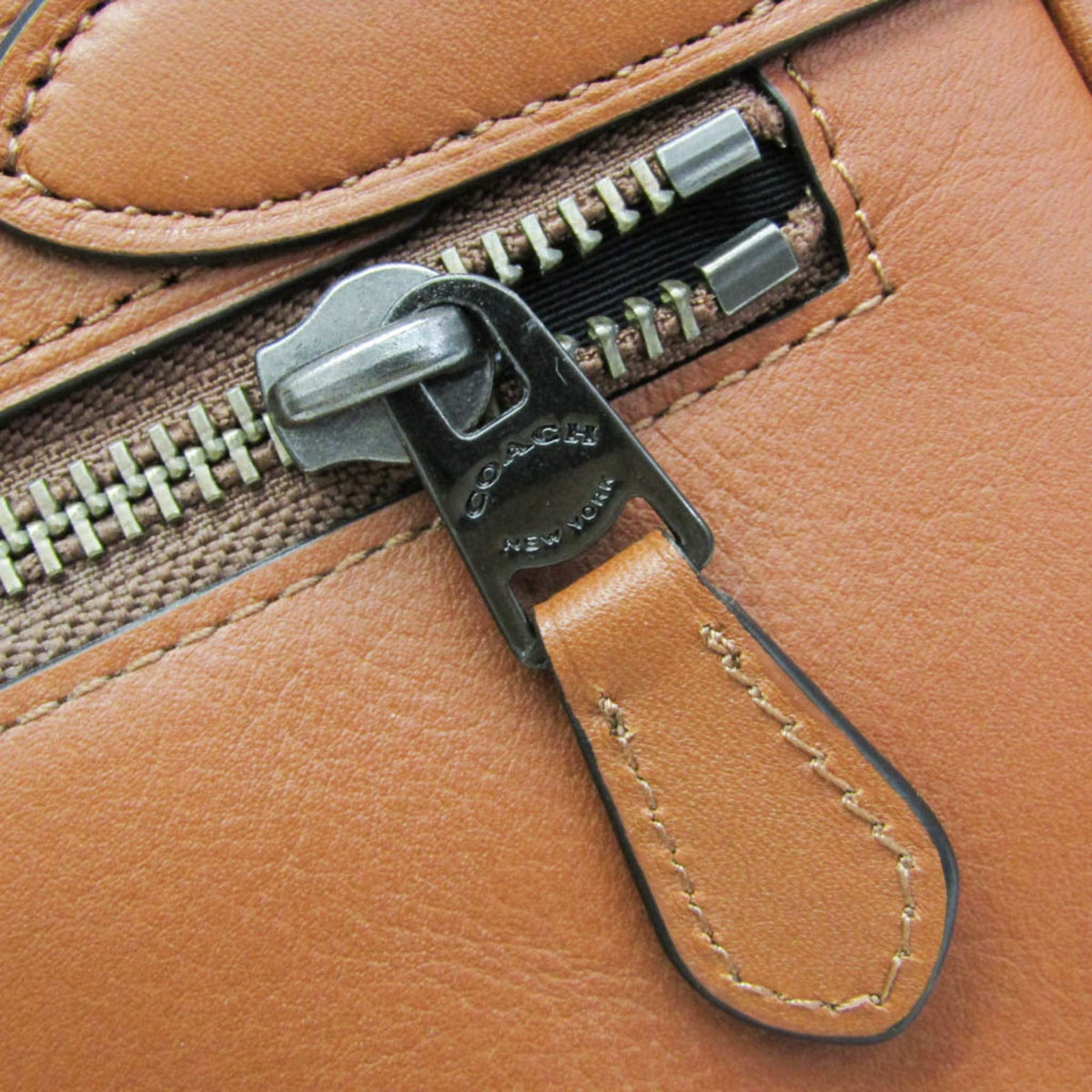 PRE-OWNED Coach Hudson Messenger · Leather