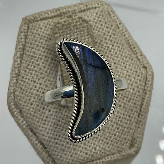Sterling Silver Labradorite Crescent Moon Ring – Size 9 – Intuition, Protection & Transformation