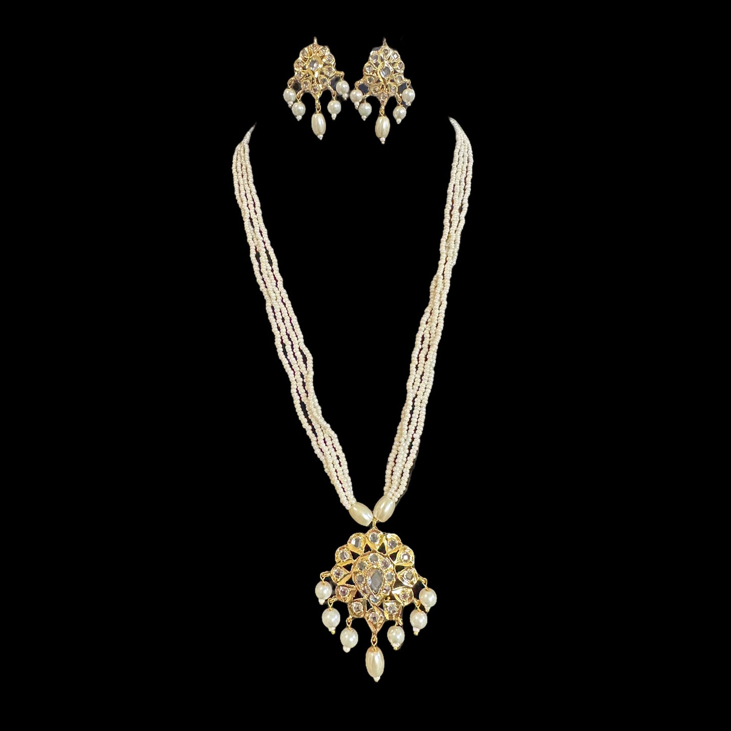 PS226 gold plated pendant set in pearls ( READY TO SHIP )