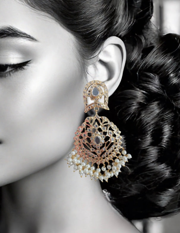DER744  Jiera gold plated  earrings in pearls  (  READY TO SHIP )