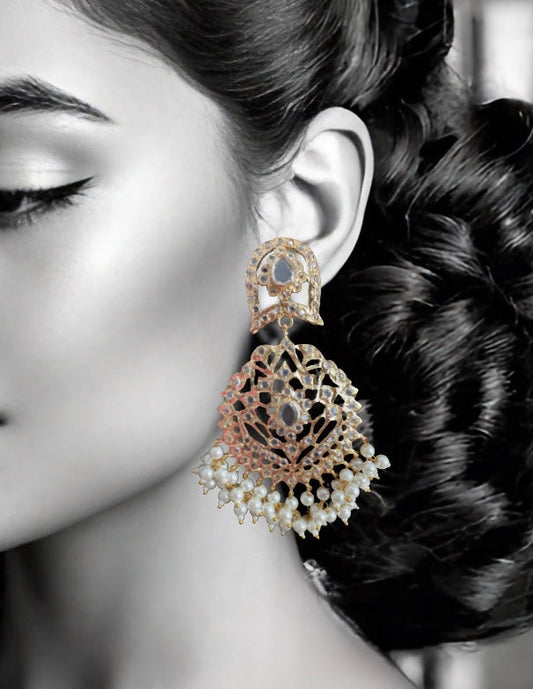 DER744  Jiera gold plated  earrings in pearls  (  READY TO SHIP )