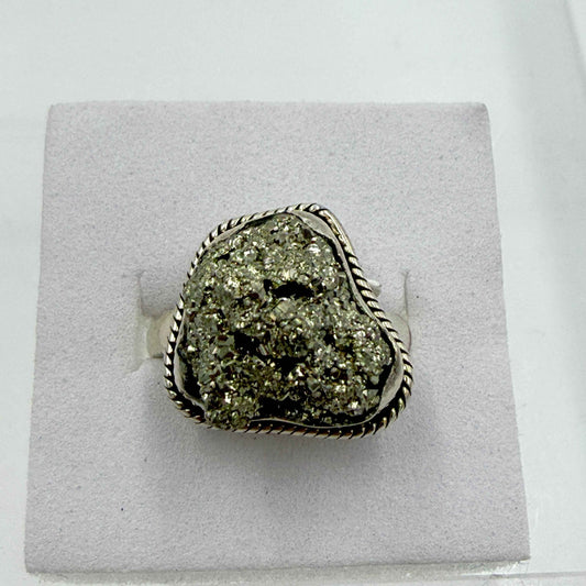 Sterling Silver Freeform Pyrite Rope-Edge Ring – Size 8 – Protection, Confidence & Grounding