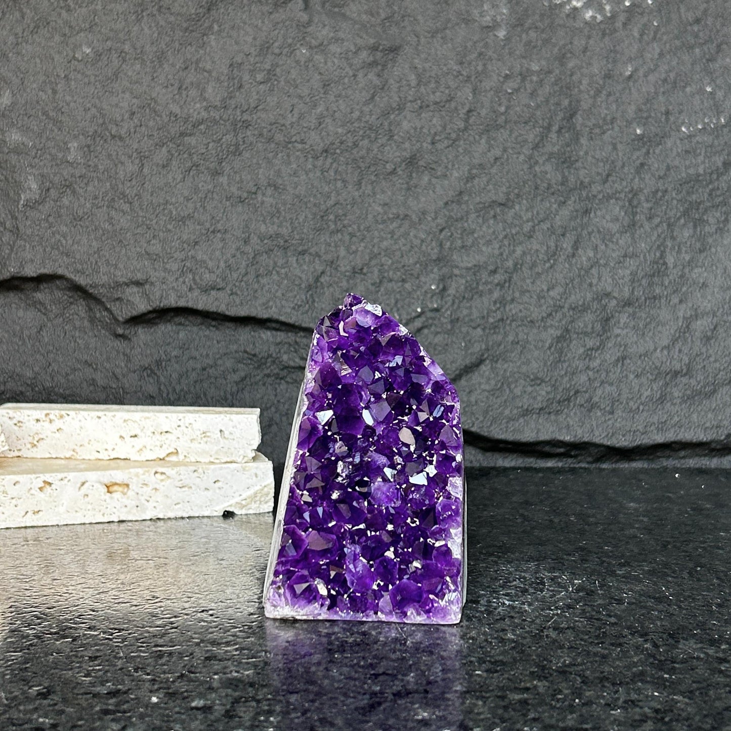 Amethyst with jasper and agate formations
