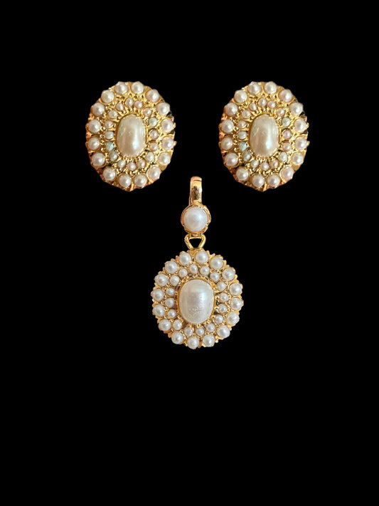Gold plated jadau silver pendant set in freshwater pearls  ( SHIPS IN 5 WEEKS )
