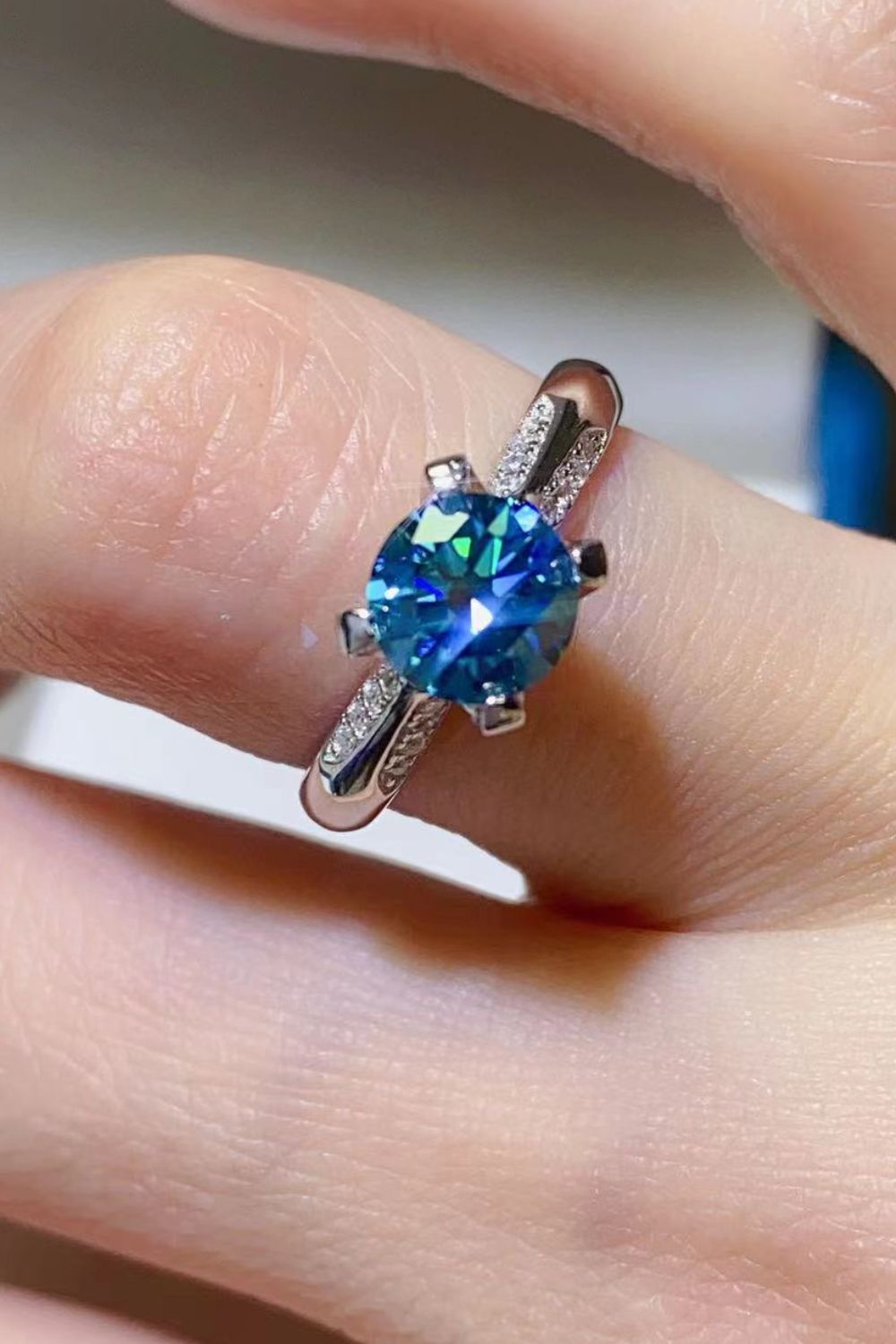 1 Carat Blue Brilliant Round Cut Sparkala™ 4-Prong Ring