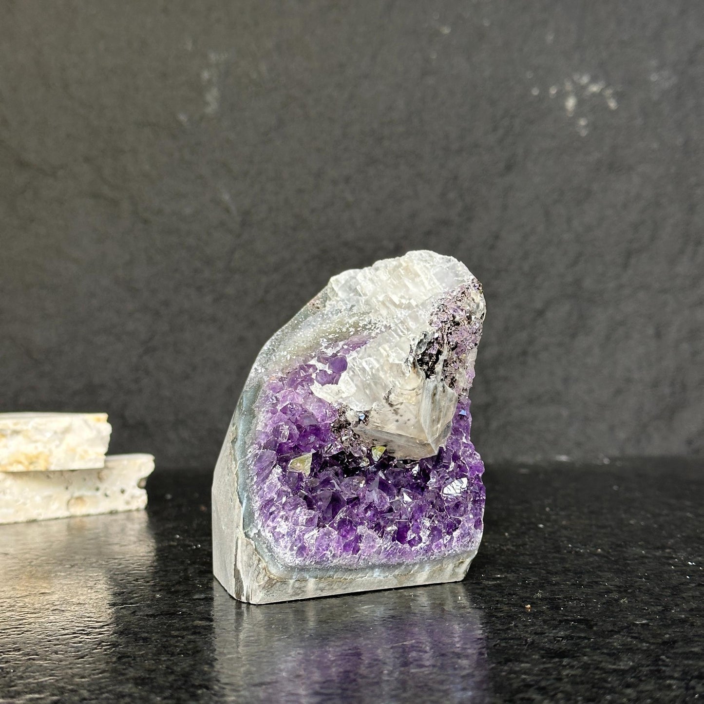Amethyst cathedral geode, Amethyst self standing, Real amethyst