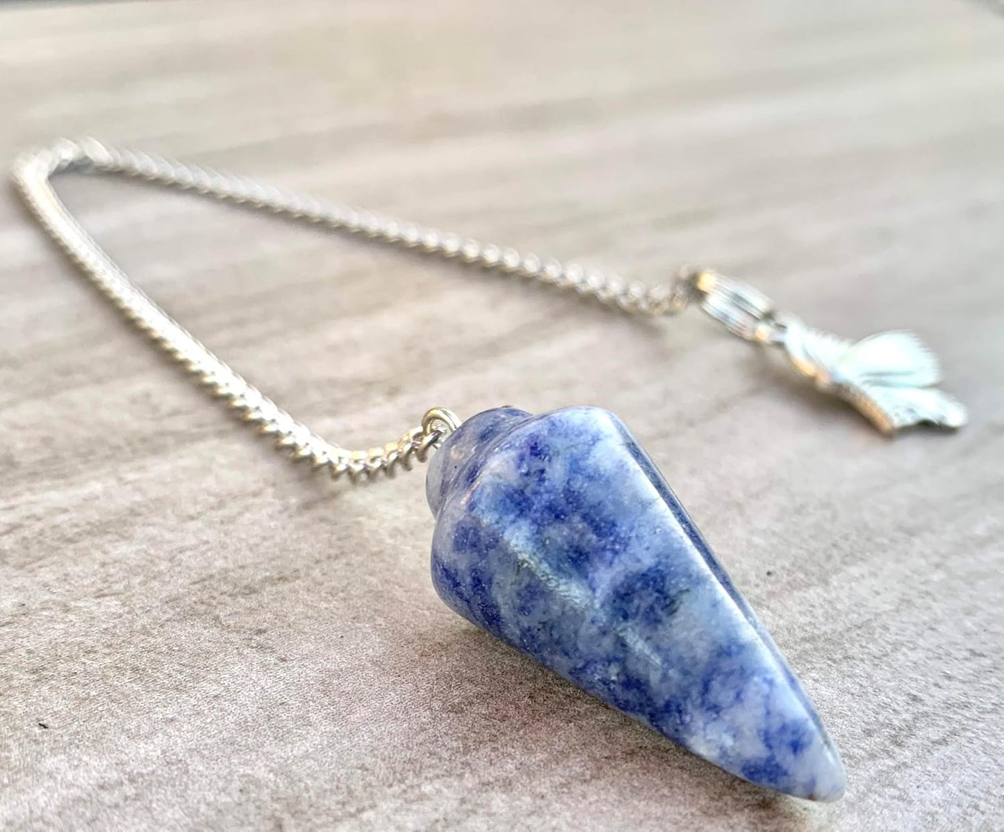 Natural Gemstone Smooth Conical Crystal Pendulum with Charm, Nickle Free Chain, Reiki Meditation Dowsing Tool (Sodalite)
