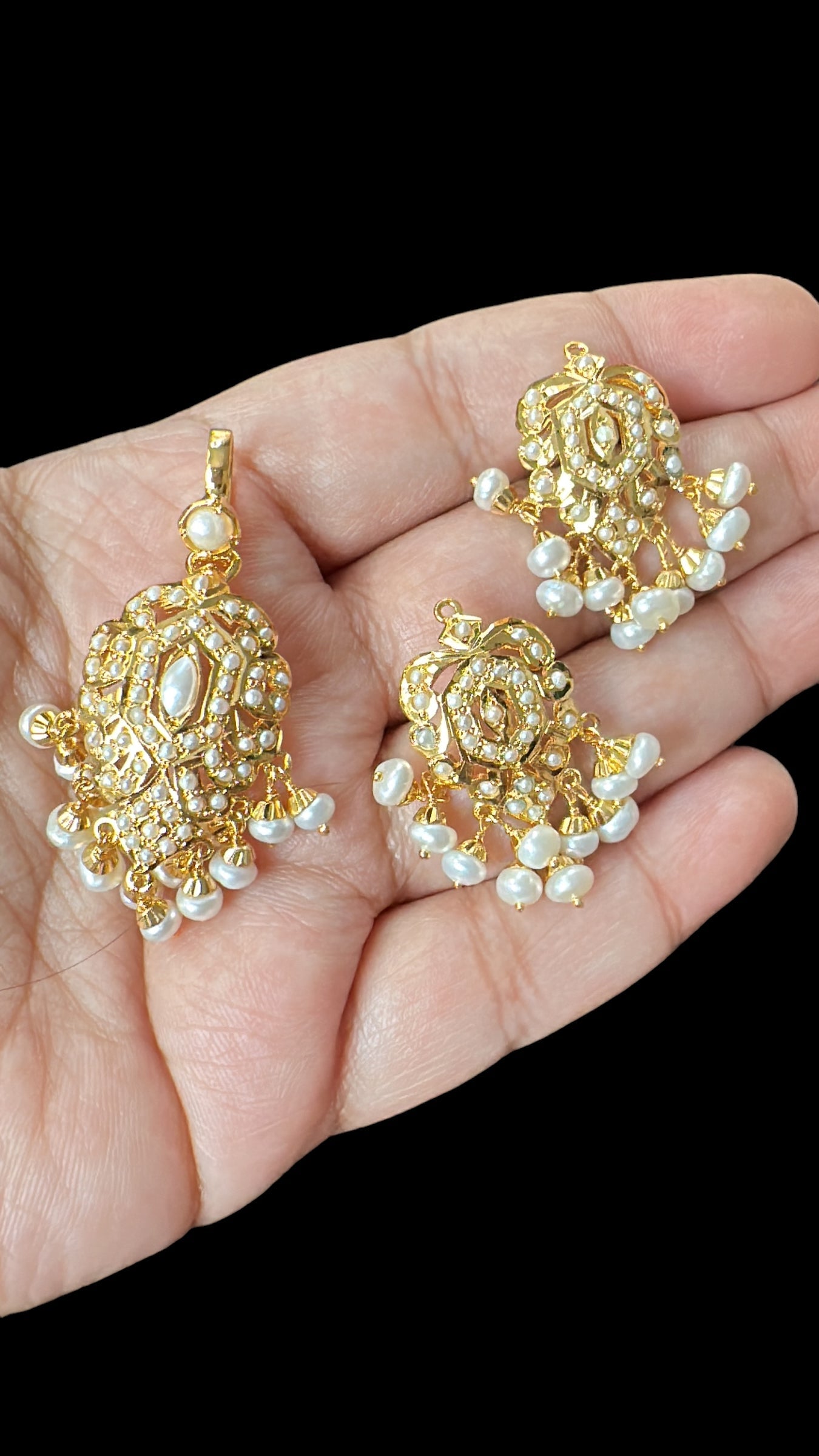 Gold plated jadau silver pendant set in fresh water pearls  ( SHIPS IN 5 WEEKS )